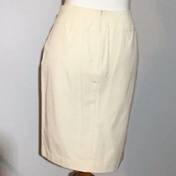 Banana Republic pencil skirt w/front pockets, back zipper, creamy white, size 6 - Picture 3 of 7